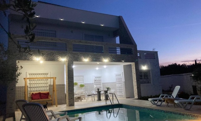 Ras Jebel House | Ras El Jbel, Étage de Maison Avec Piscine