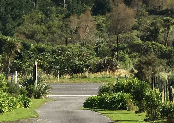 Barrytown Cabin | RATA COTTAGE West Coast escape