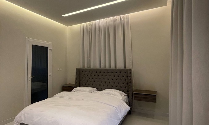 Salalah Apartment | Rateel Apartments 3 min walk from Badr Al Sama Hospital
