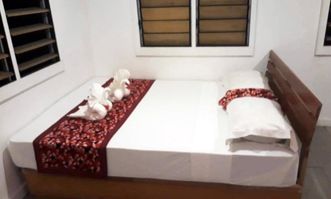 Mana Island Resort | Ratu Kini Backpackers and Dive Resort