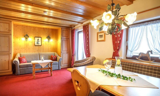Ruhpolding Apartment | Rauschberg 50 to 60 sqm, balcony, kitchen, 1 bedroom, 1 living room, WLAN, 4 p.