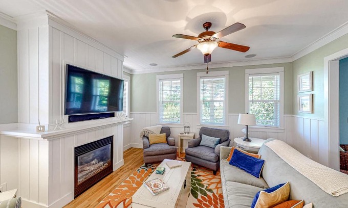Nelscott House | Raven's Hideaway