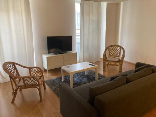 Mazamet Apartment | Ravissant Appartement T3 hypercentre de Mazamet
