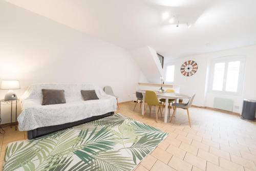Pont-Saint-Esprit Apartment | Ravissant Triplex et Duplex au Centre de Pont St Esprit
