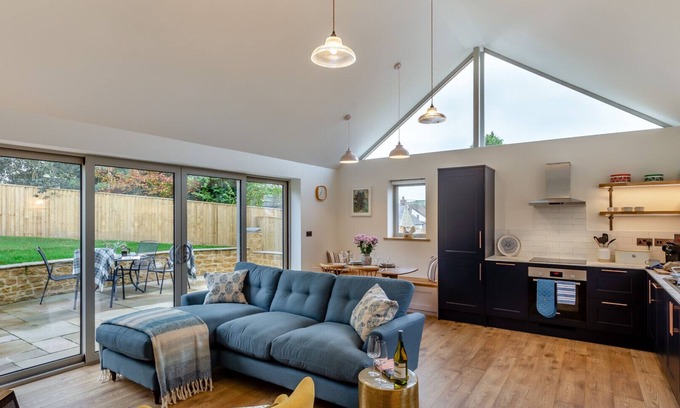 Melplash House | Ray Cottage - Two Bedroom House, Sleeps 4