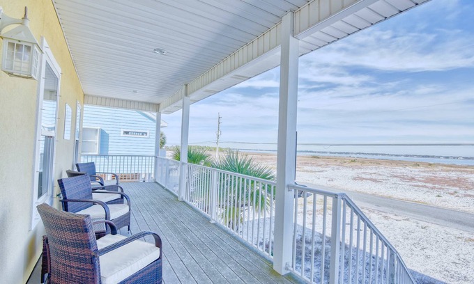 Navarre Beach House | Rays of Sunshine: Water View, Large Porches, Board Games, Bicycles, Ping Pong
