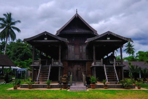 Kuala Berang Hotel | Razia Village
