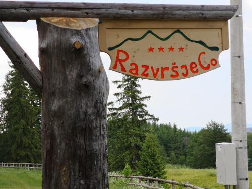 Razvrsje House | Razvršje Co