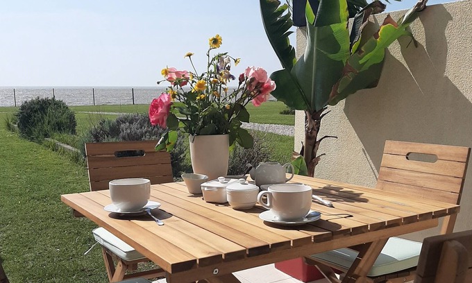Quartier des Boucholeurs Apartment | RC studio with direct access to the sea, facing the islands of Aix, Oléron.