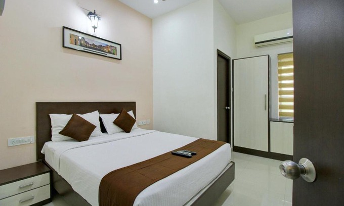 Pallavaram Hotel | RD Towers