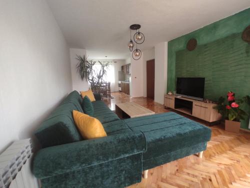 Visoko House | REA Home Visoko