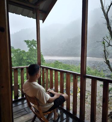 Laitmawsiang House | REACH DESTINATION RIVERSIDE RESORT, Dawki Umngot River