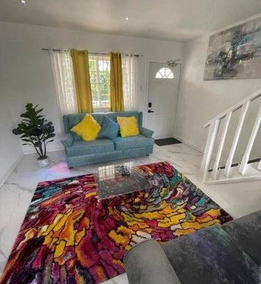 Runaway Bay Apartment | Real Luxe Getaway-Club Caribbean
