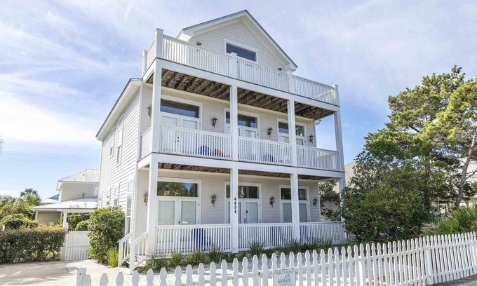 Crystal Beach House | Reality Break - Private Pool (heated for a fee), Pet Friendly, Outdoor Shower