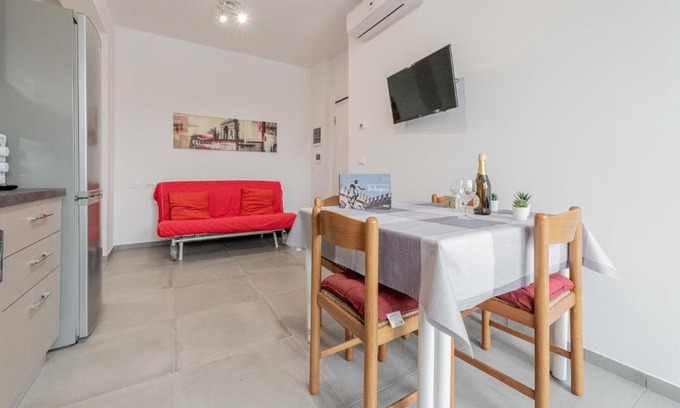 Bolognina Apartment | Realkasa Fiera District Flat