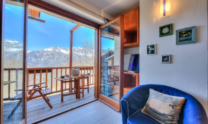 Bardonecchia Apartment | Rebecca's House (few steps from skiing)