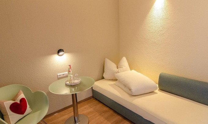 Herbolzheim Apartment | Rebstock, 17qm, 1 living room /bedroom, max. 2 persons