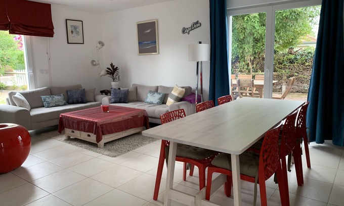 Bernieres-sur-Mer House | Recent house 300m from the beach