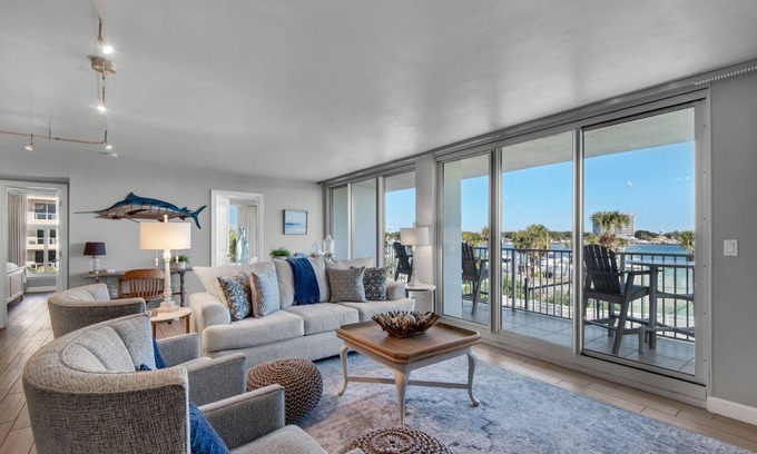 Holiday Isle Condo | Recently Remodeled- Harbor View - Private Beach - Pool - Hot Tub - Boat Slip