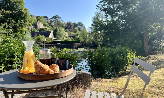Semur-en-Auxois Apartment | Recently Renovated Riverside Sanctuary set in 5 Acres With 14 Meter Heated Pool