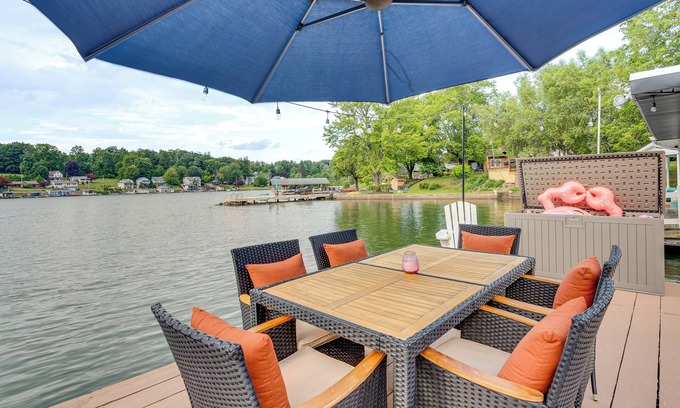Harveys Lake House | Recently Renovated Harveys Lake Retreat w/Dock!