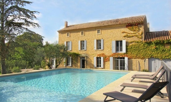Carpentras Other | Recently renovated 19th century wine estate, at the foot of Mont Ventoux