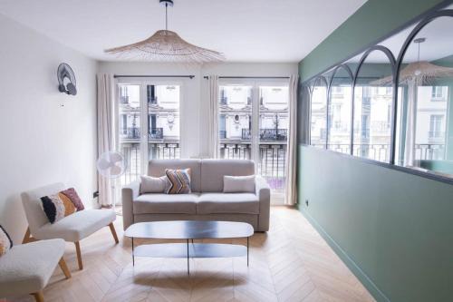 Quartier de l'Ecole-Militaire Apartment | Recently renovated 3BD next to Invalides