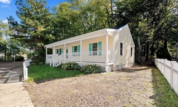 Clearwater House | Recently renovated including new furniture and appliances