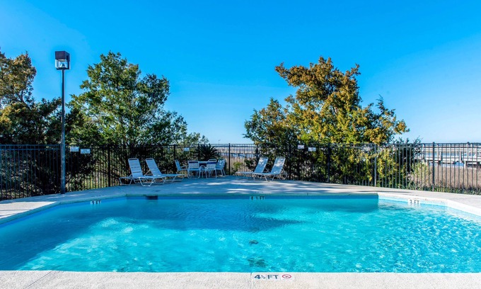 Edisto Island House | Recently renovated home with balcony, washer/dryer & outdoor pool access