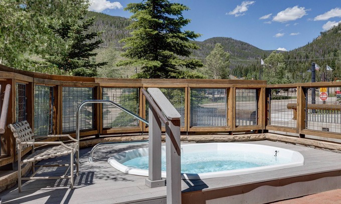 River Run Condo | Recently Renovated, Village/Partial Slope Views, Walk to Lifts, Shops, Dining