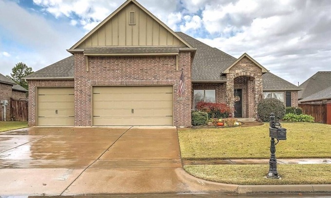 Glenpool House | Recently Updated Home with outdoor grilling area and movie room