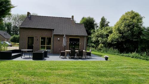Ewijk House | Recreatiewoning Maas en Waal 72
