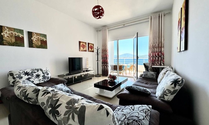 Jala Apartment | Red Apartment Saranda