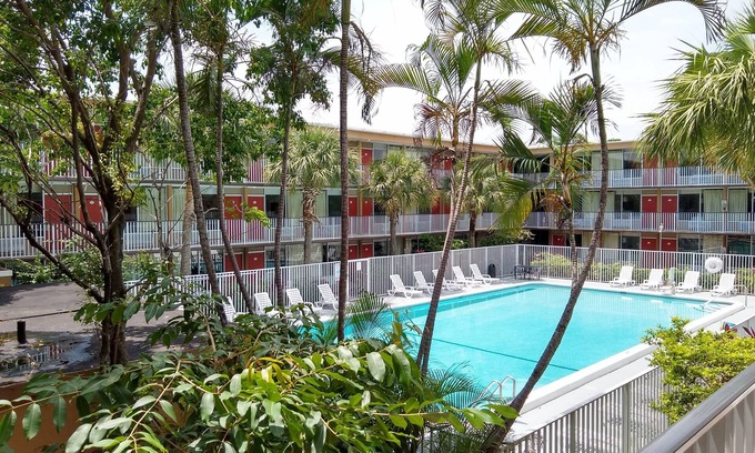 Fort Lauderdale Hotel | Red Carpet Inn Airport and Cruise Port Hotel Fort Lauderdale
