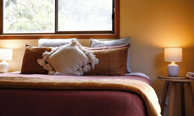 Port Campbell House | Red Cedar Cottage Coastal Retreat wood fire GOR