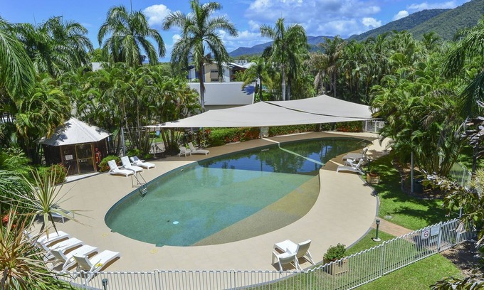 Palm Cove Apartment | Red Cowrie Coral Coast @ Palm Cove