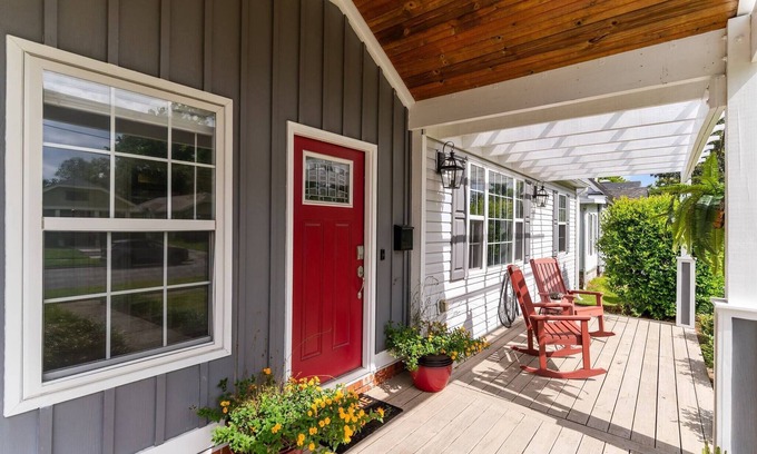 Wilmington House | Red Door at Ardmore | Pet Friendly | Walk to Cargo