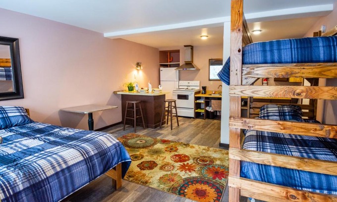 Homer House | Red Door Lodge