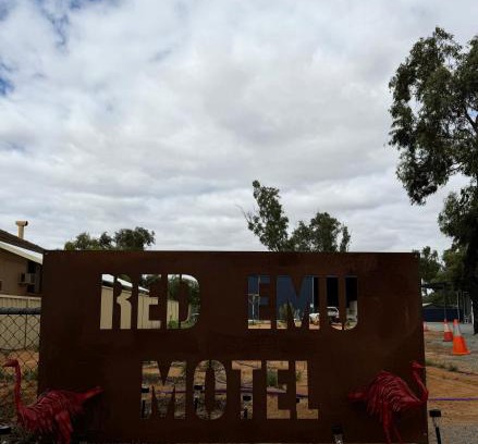 Perenjori Hotel | Red Emu Motel