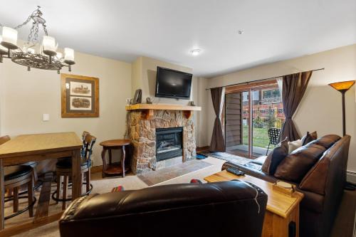 River Run Apartment | Red Hawk Lodge 2202