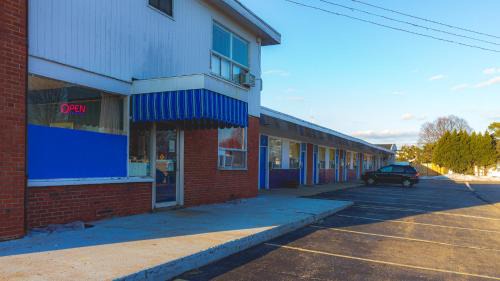 Moraine Hotel | Red Horse Motel Dayton Moraine