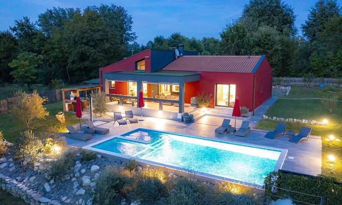 Zupanici Villa | Red House - Peaceful Oasis in the Nature