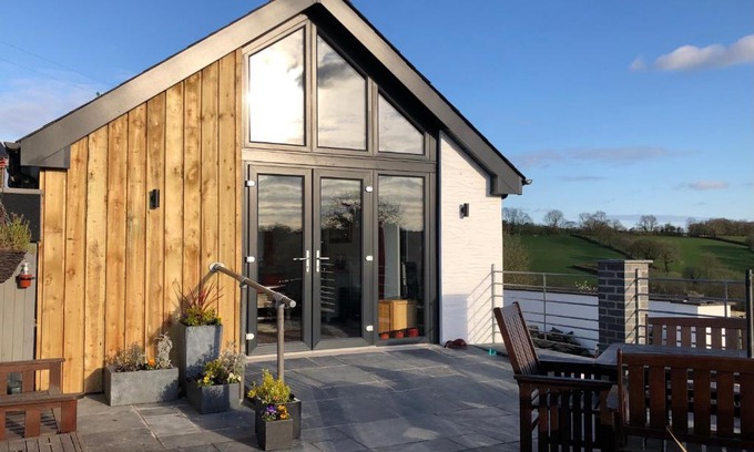 Carmarthen House | Red Kite Cottage