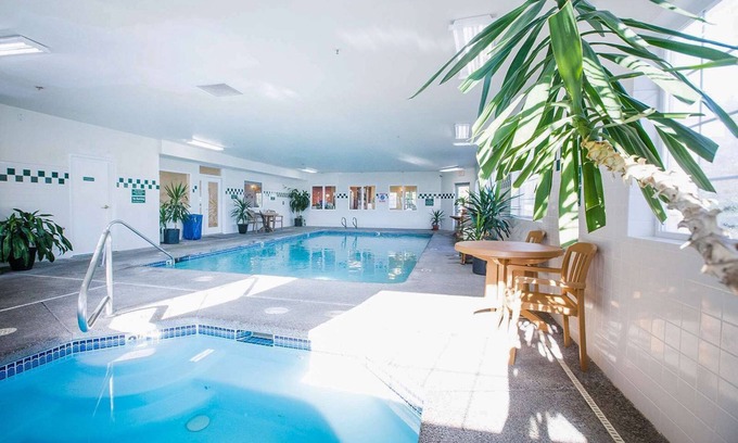 McMinnville Hotel | Red Lion Inn & Suites McMinnville