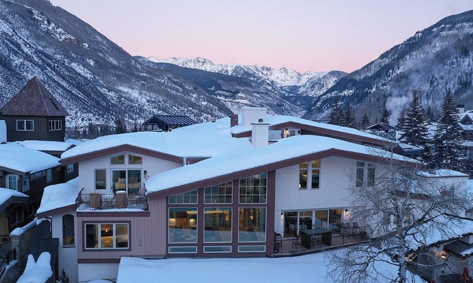 Vail Condo | Red Lion Penthouse | 5BR Luxury Condo in Vail Village | Summer AC, Rooftop Hot T