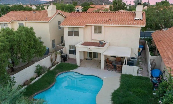Red Mountain Ranch House | Red Mountain Ranch home, BBQ, Pool Heater