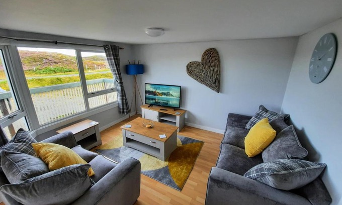 Homore Ski Chalet | Red Pepper Self Catering - Explore the Uists