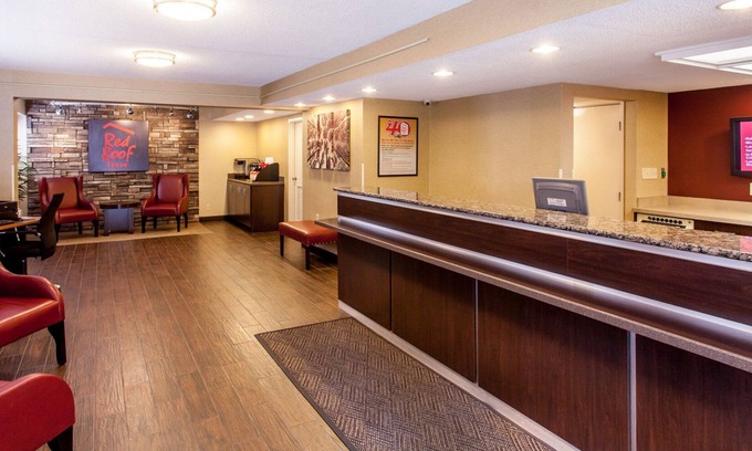 Dearborn Hotel | Red Roof Inn Detroit - Dearborn/Greenfield Village