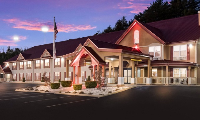 Corbin Hotel | Red Roof Inn & Suites Corbin