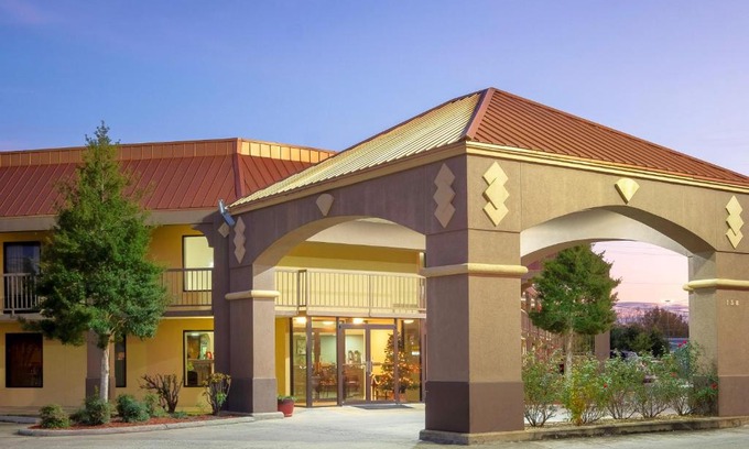 Oxford Hotel | Red Roof Inn & Suites Oxford